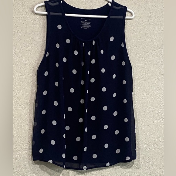 NY & Co blue dot overlay with sheer fronts at shoulders. - Picture 2 of 5